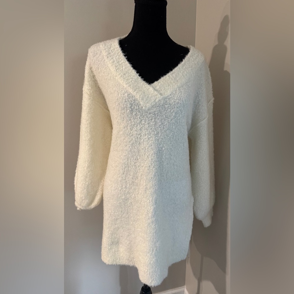 Anthropologie Ivory Cozy V Neck Fuzzy Knit Sweater Dress‎ Size S
